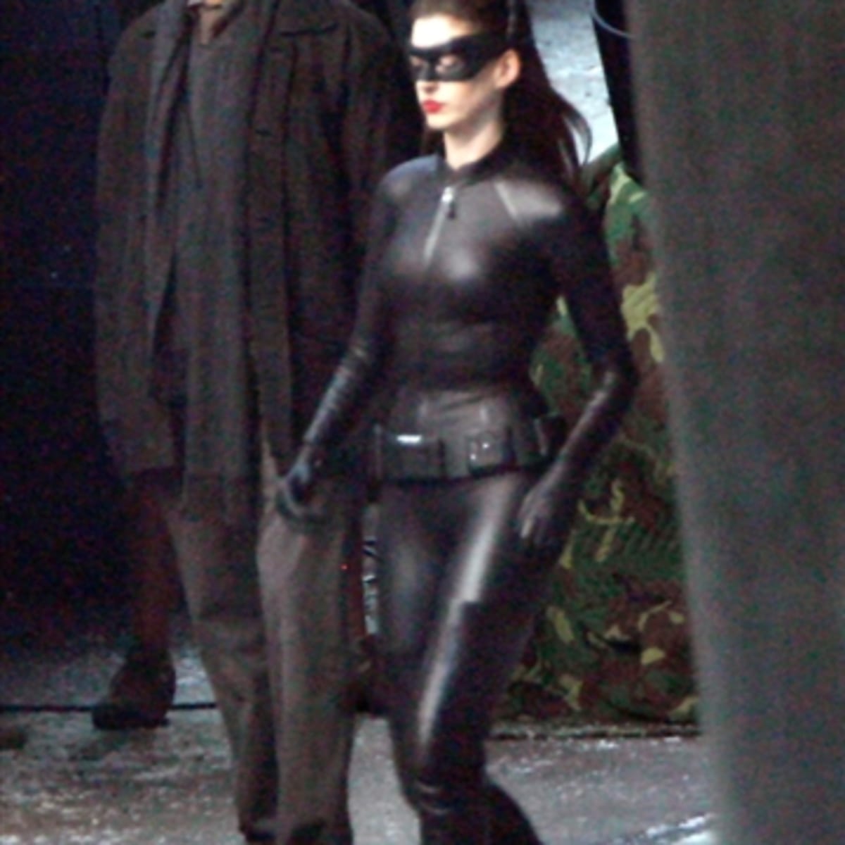 Picture How Anne Hathaway Fits Into Her Catwoman Costume Opposing Views