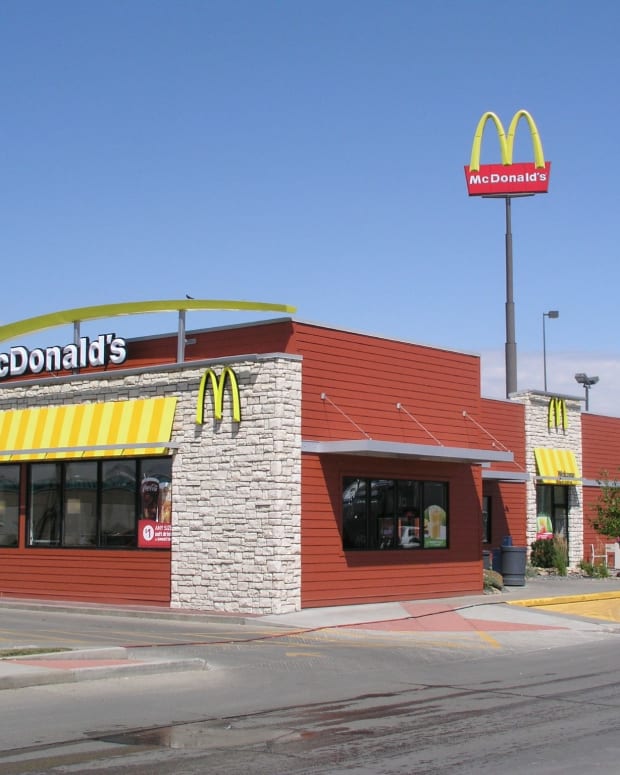 'This Hamburger Preserves Itself': Last McDonald's Cheeseburger Sold In ...