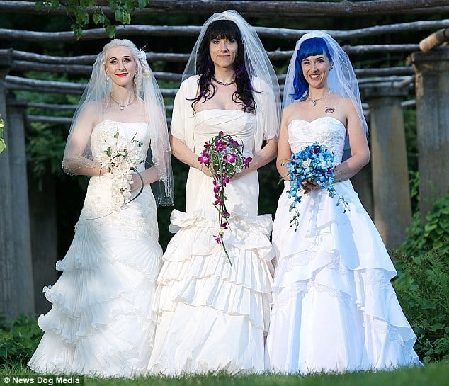 Worlds First Married Lesbian Throuple Are Expecting A Baby ... picture