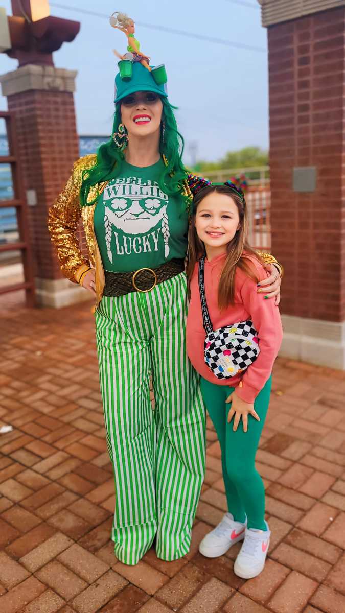 Brandalyn Mae Porter posing with a little girl next to her, Photo Credit: Brandalyn Mae Porter/Facebook