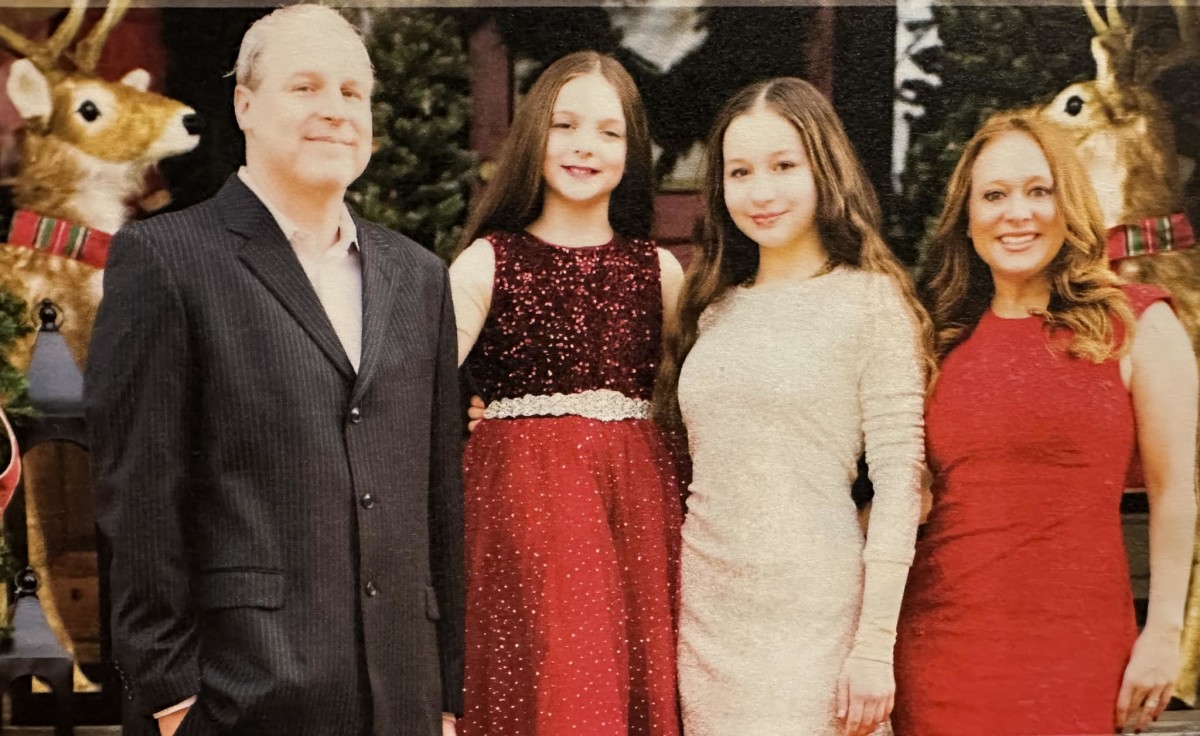 The Livingston Family Christmas Photo, Photo Credit: Jin Ah Longerbeam/Facebook