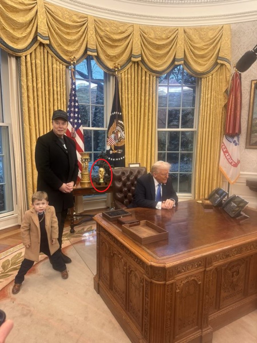 Elon Musk and his son in the Oval Office with President Donald Trump, Photo Credit: Benny Johnson/X