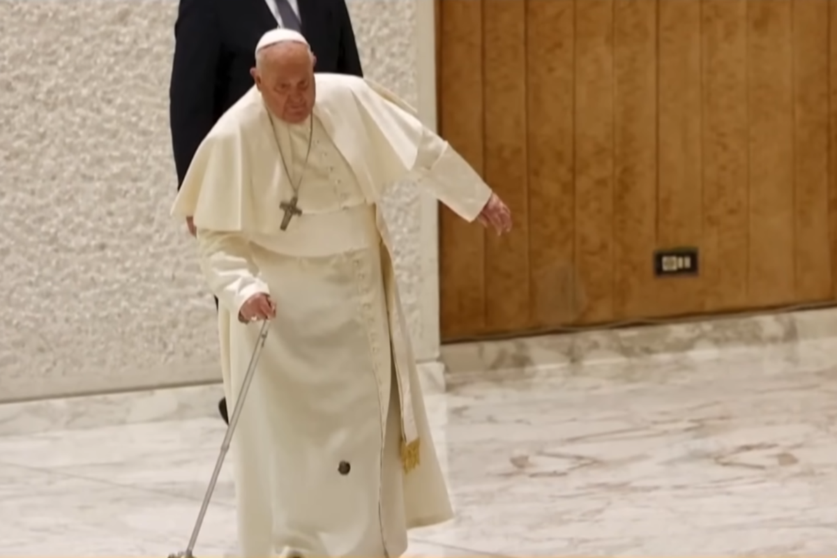 Pope Francis walking with a cane, Photo Credit: Today